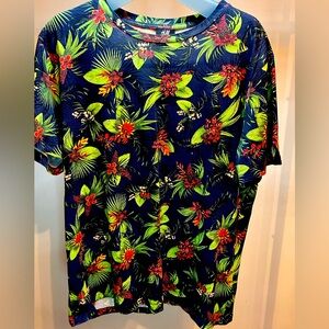 H&M t shirt L size. Flower summer style .